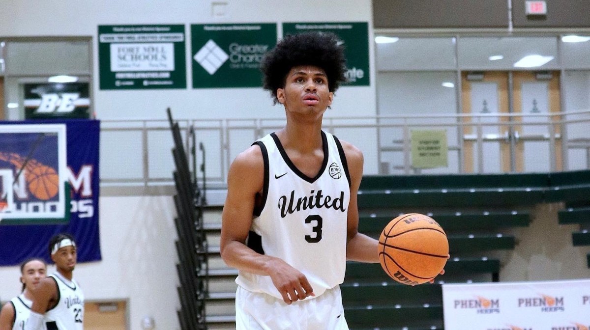 Five-star forward Jarin Stevenson playing for Team United on the EYBL circuit.